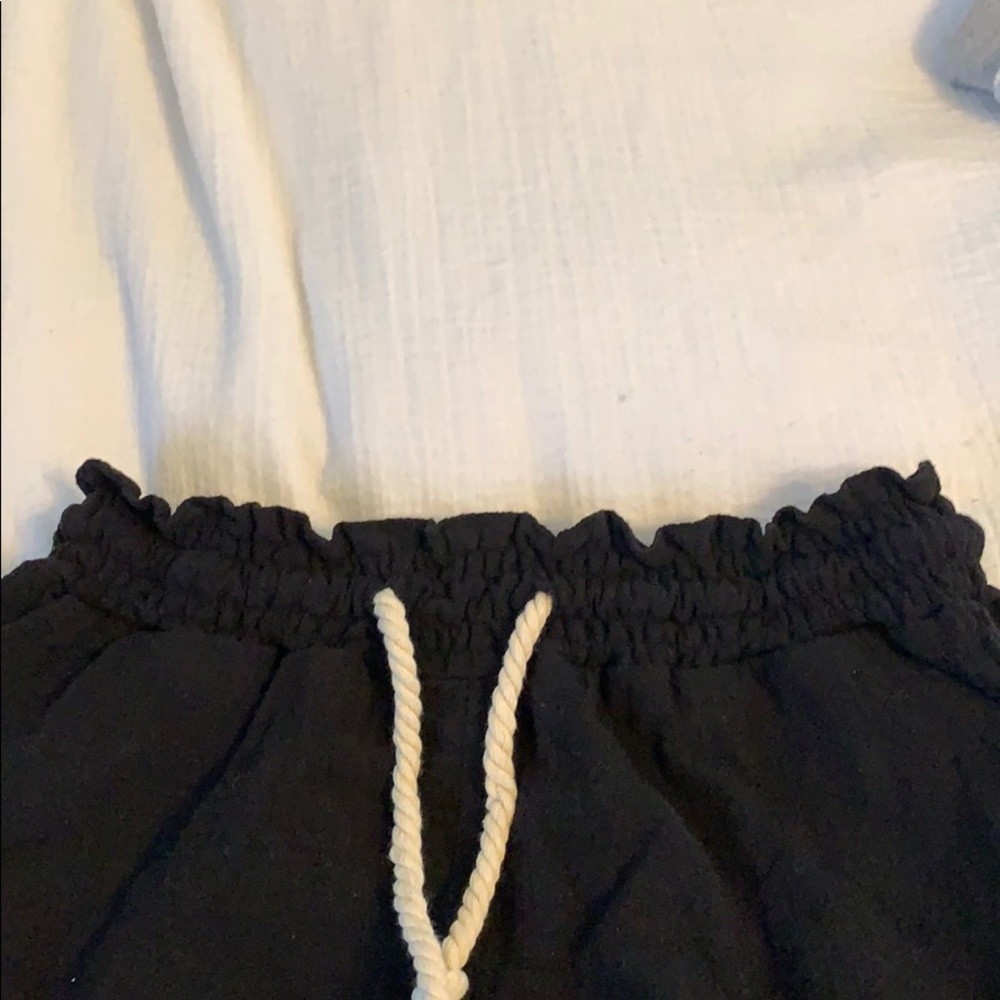 string shorts - Picture 2 of 4